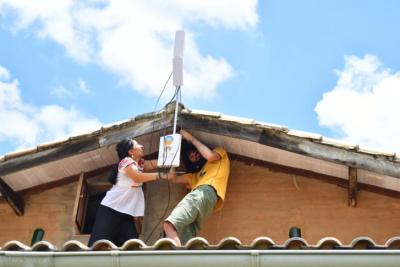 Image: Portal sem Porteiras, by Karla Velasco. image linking to Community networks and COVID-19 in the Americas region