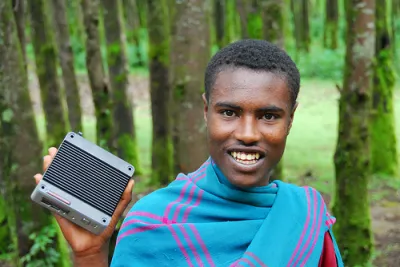  image linking to The E2: A green computer for everyone 